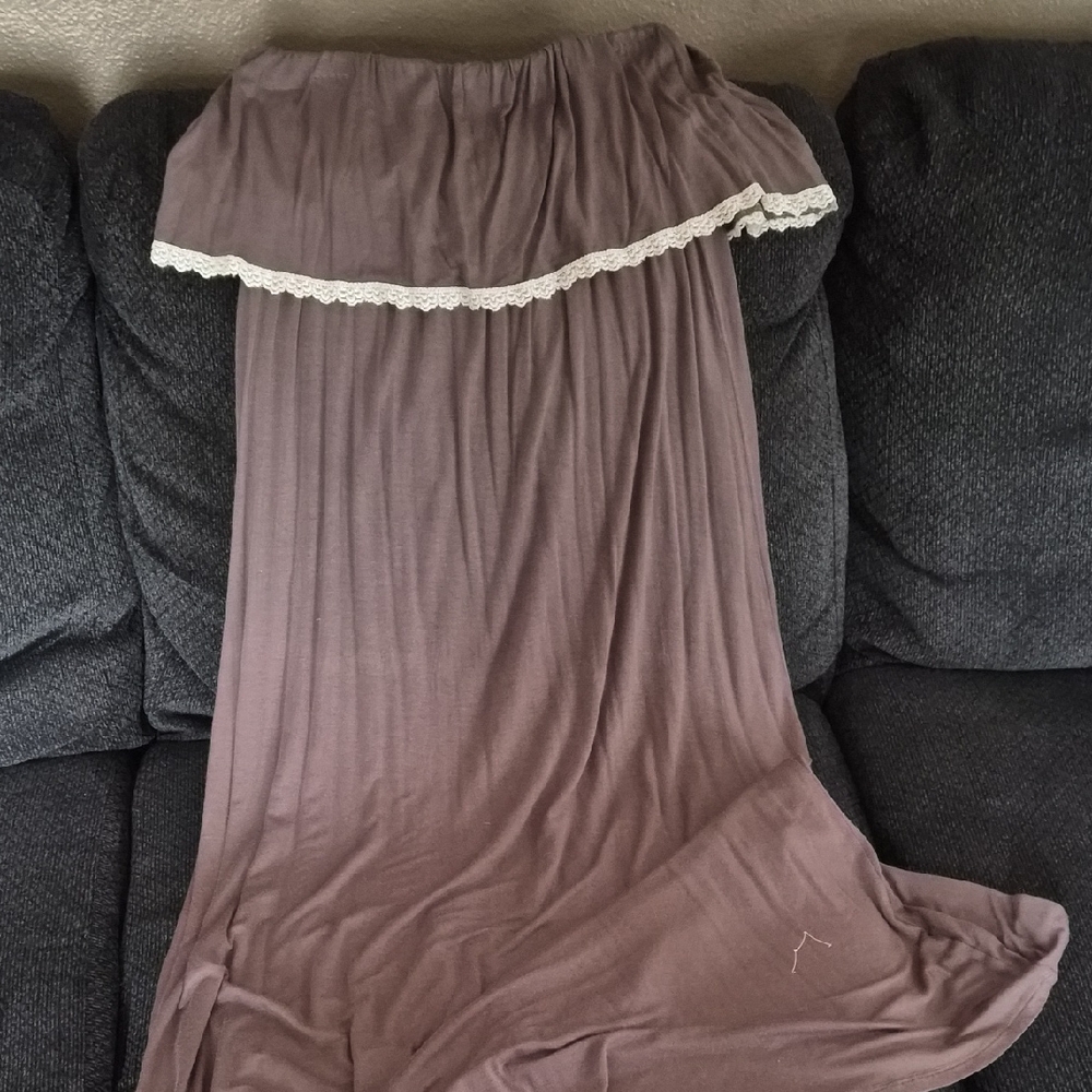 Off-Shoulder Maxi Dress with Lace Trim